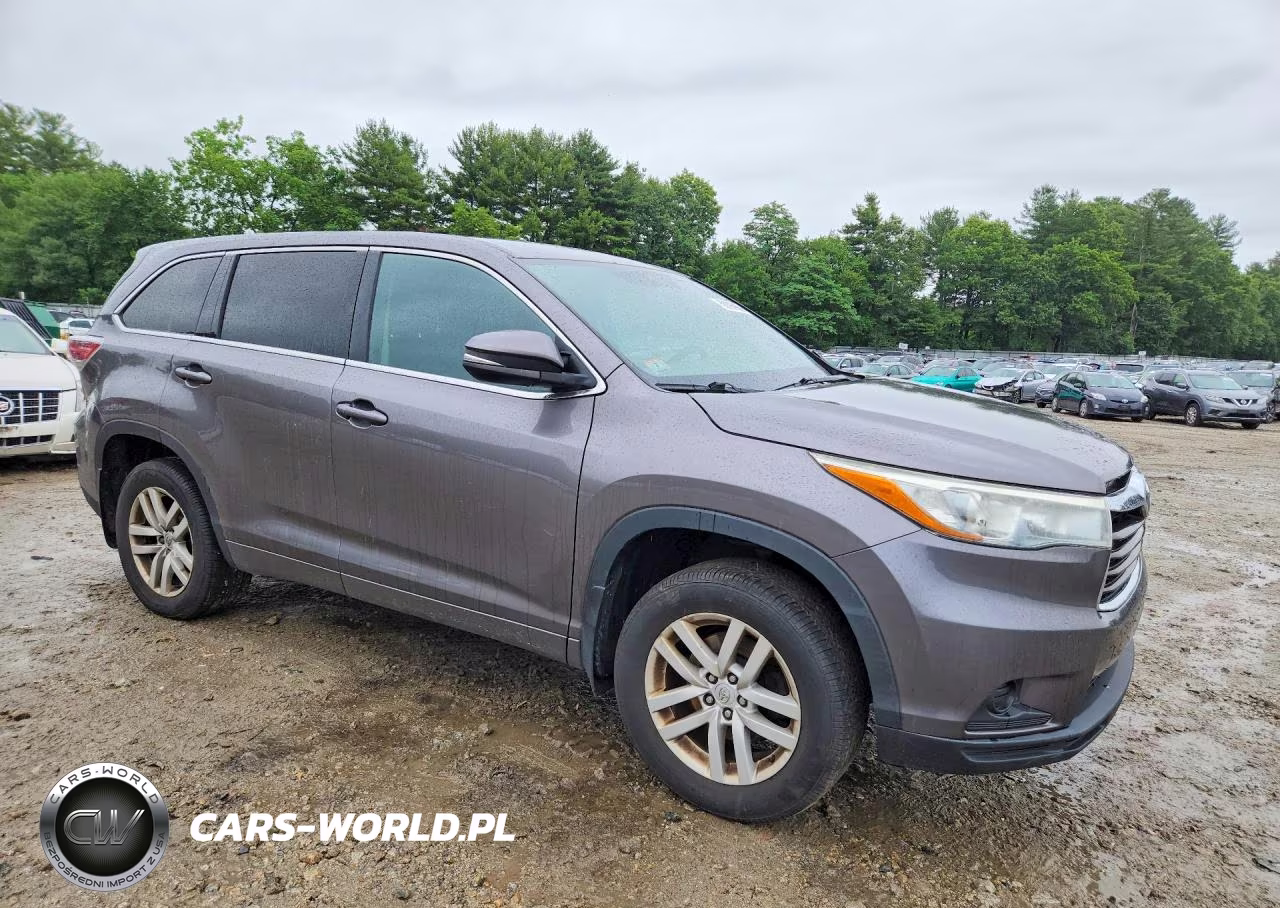 2015 Toyota Highlander Le VIN:5TDBKRFH6FS175346 - 4