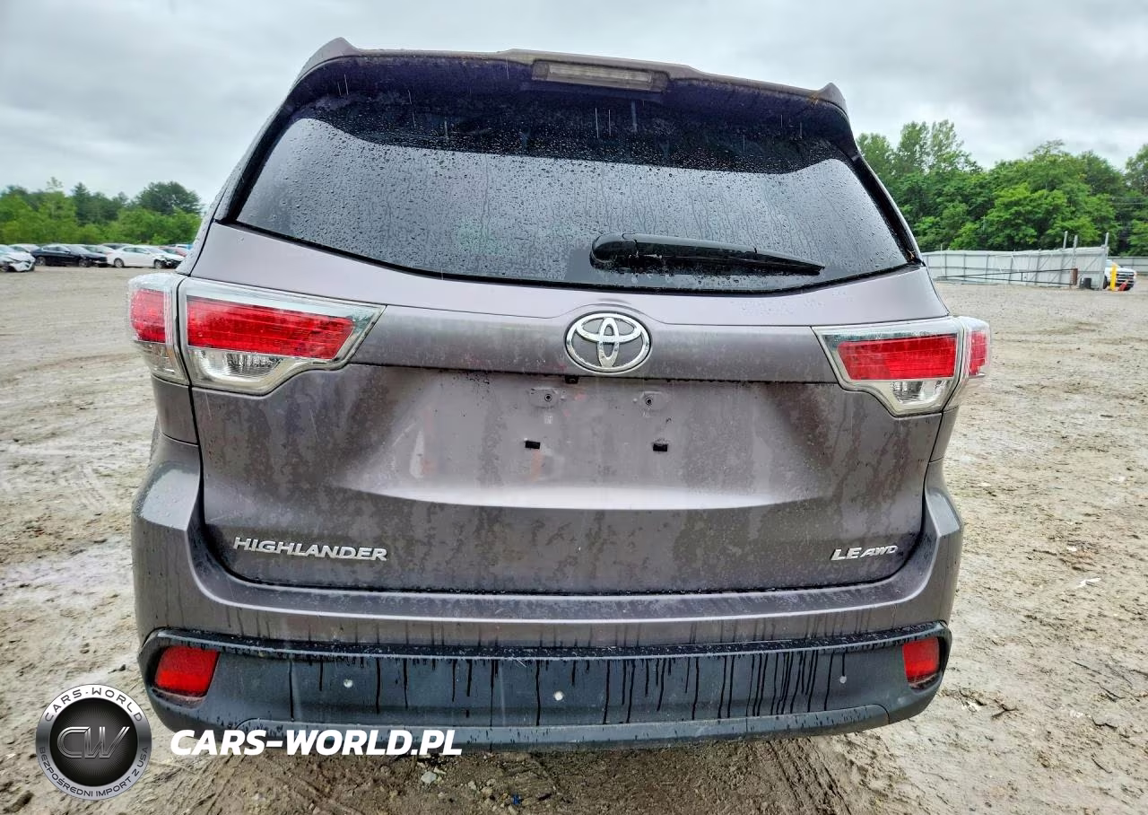 2015 Toyota Highlander Le VIN:5TDBKRFH6FS175346 - 6