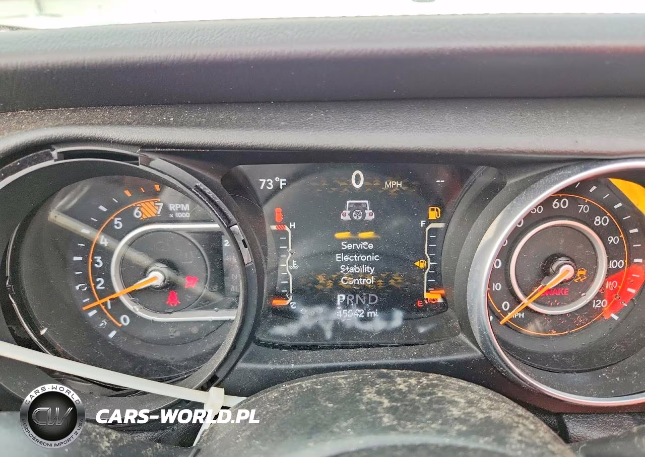 2018 Jeep Wrangler Unlimited Sahara VIN:1C4HJXEN7JW328690 - 9