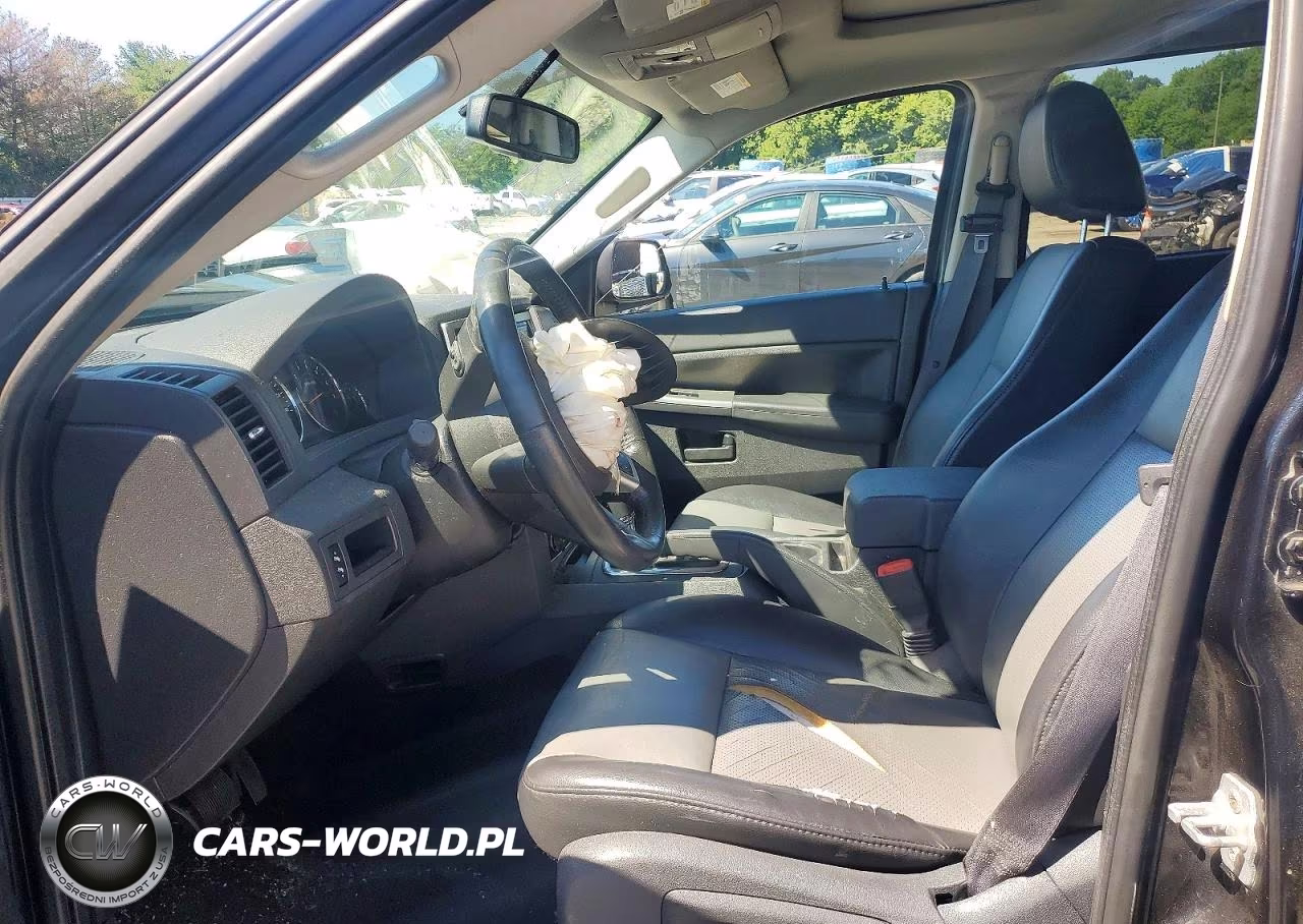 2008 Jeep Grand Cherokee Laredo VIN:1J8GR48K38C219684 - 7