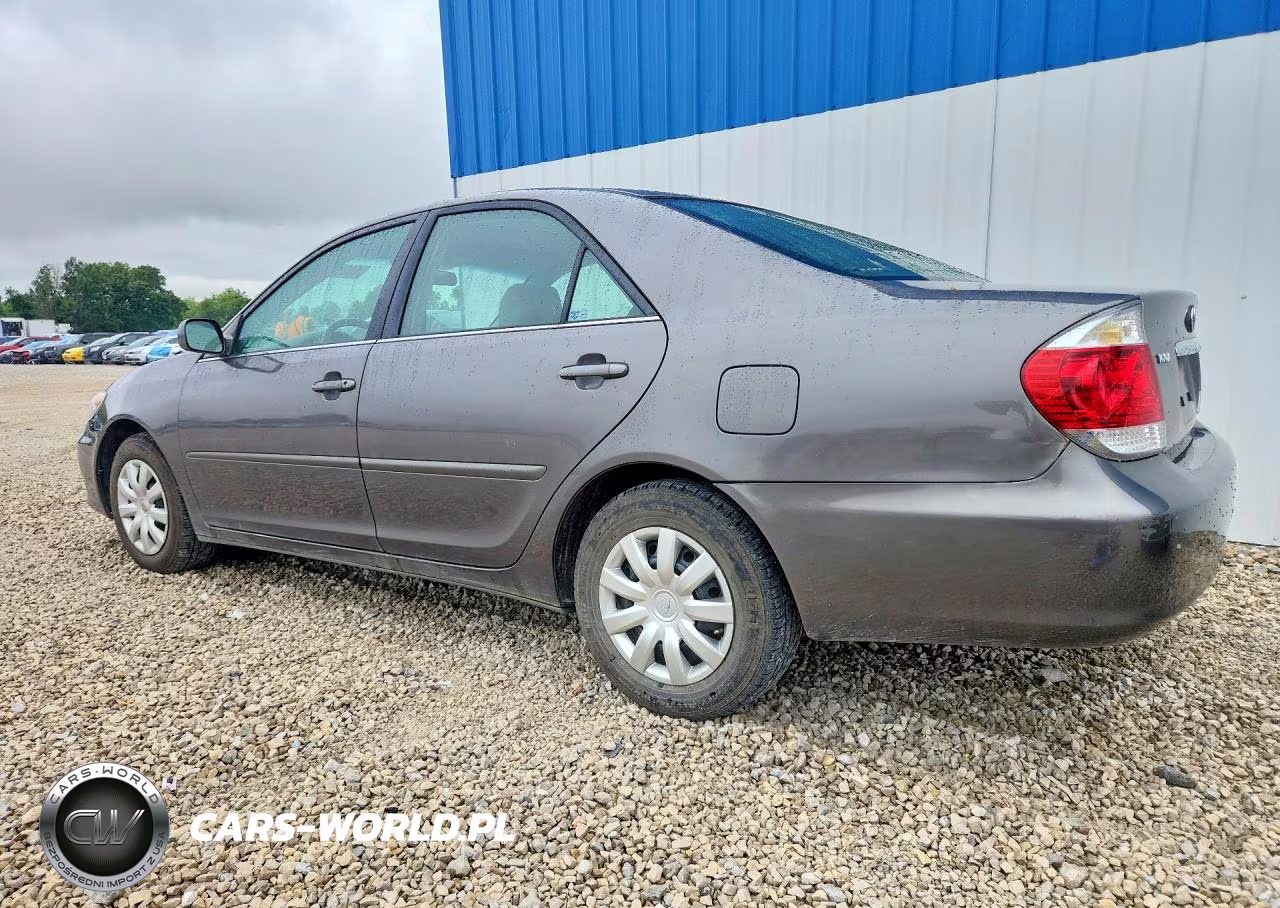 2005 Toyota Camry Le VIN:4T1BE30K55U945325 - 2