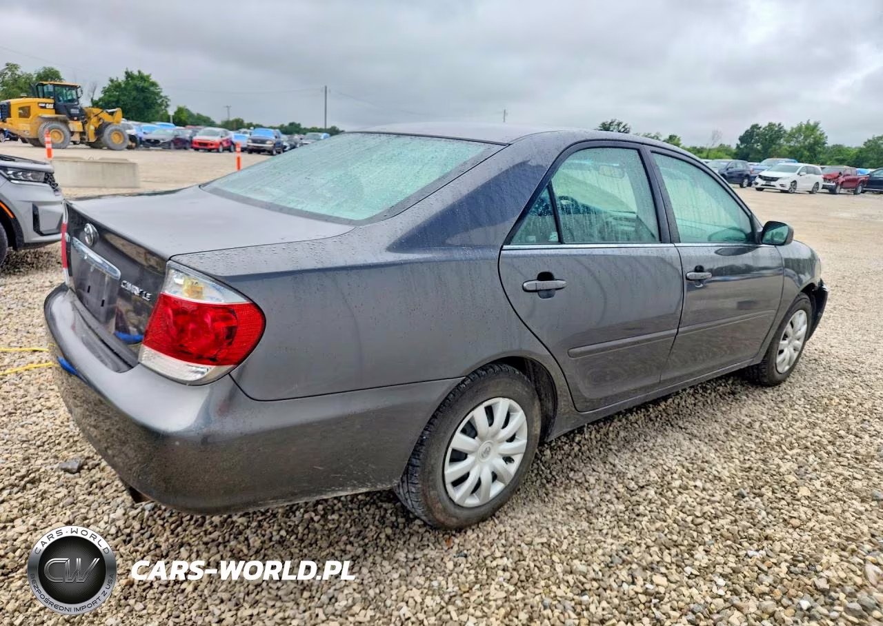 2005 Toyota Camry Le VIN:4T1BE30K55U945325 - 3