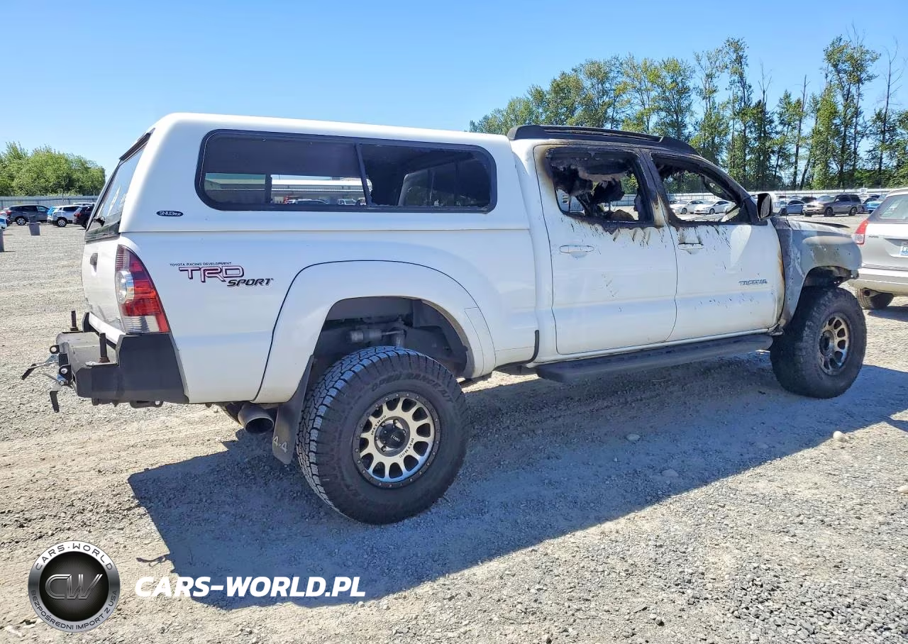 2013 Toyota Tacoma Double Cab Long Bed VIN:3TMMU4FN8DM058120 - 3