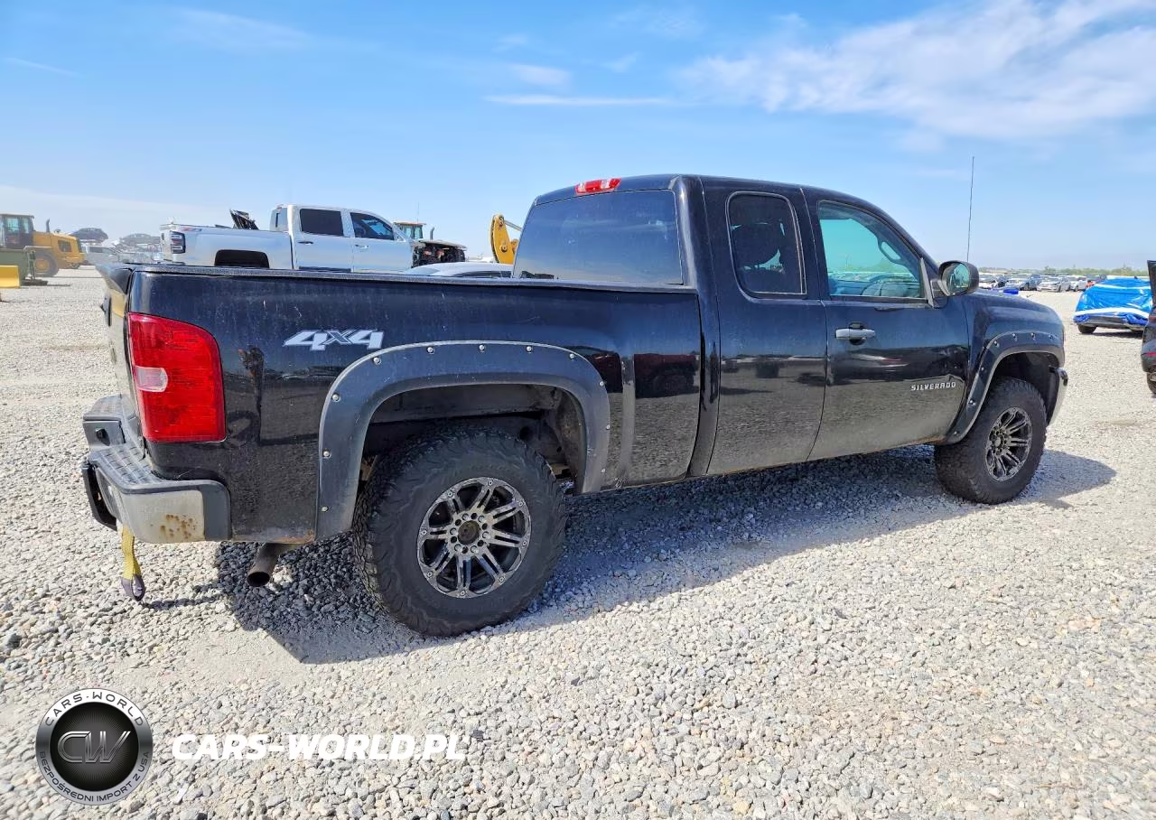 2011 Chevrolet Silverado K1500 Lt VIN:1GCRKSE30BZ393755 - 3