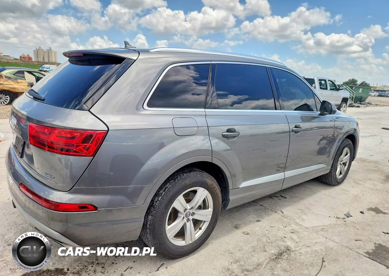 2018 Audi Q7 Premium Plus VIN:WA1LHAF77JD005183 - 3