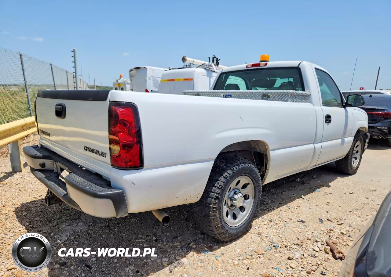 2007 Chevrolet Silverado C1500 Classic VIN:1GCEC14V67Z110629 - 3