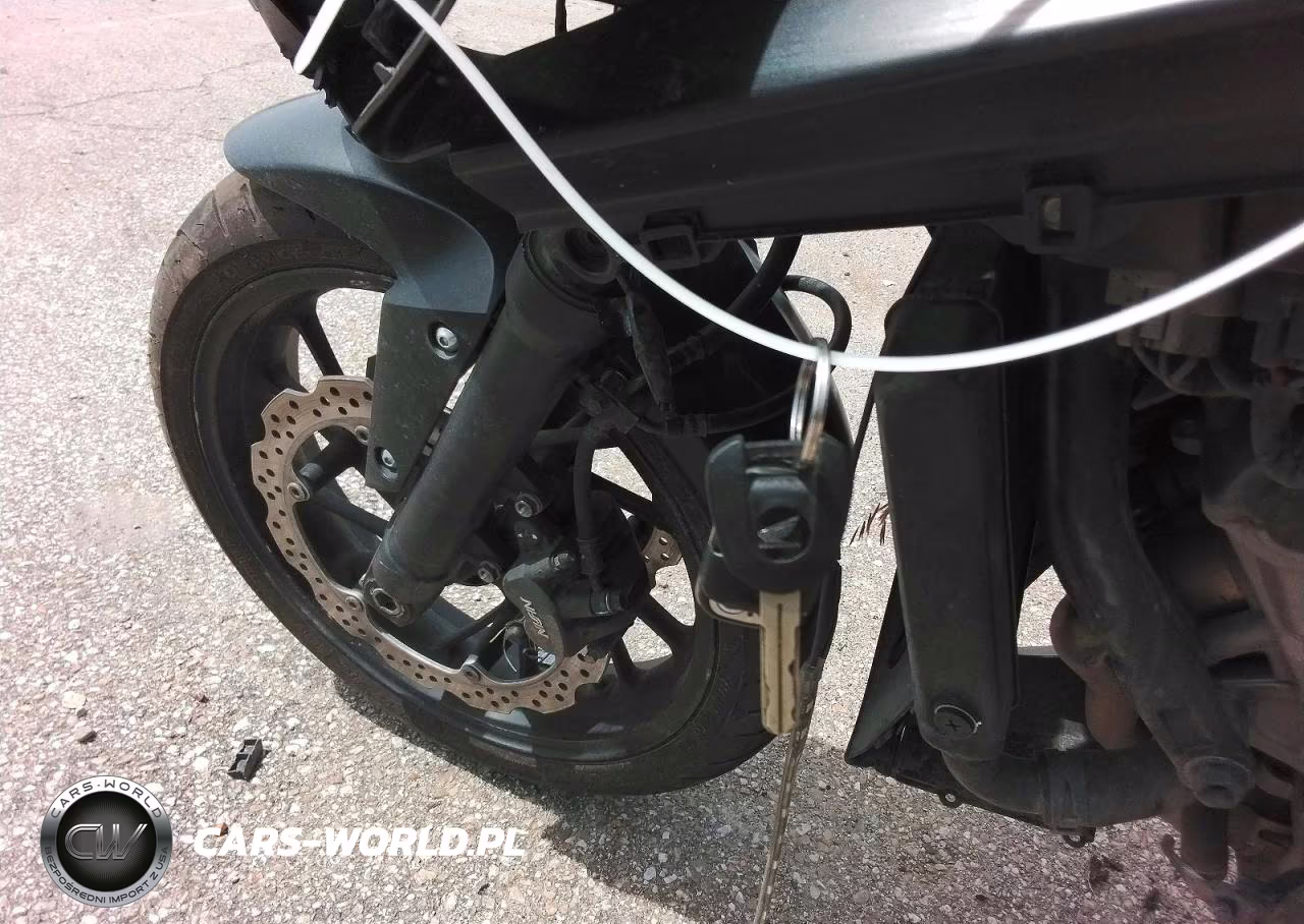 2015 Honda Cbr650 F VIN:MLHRC7404F5100127 - 9