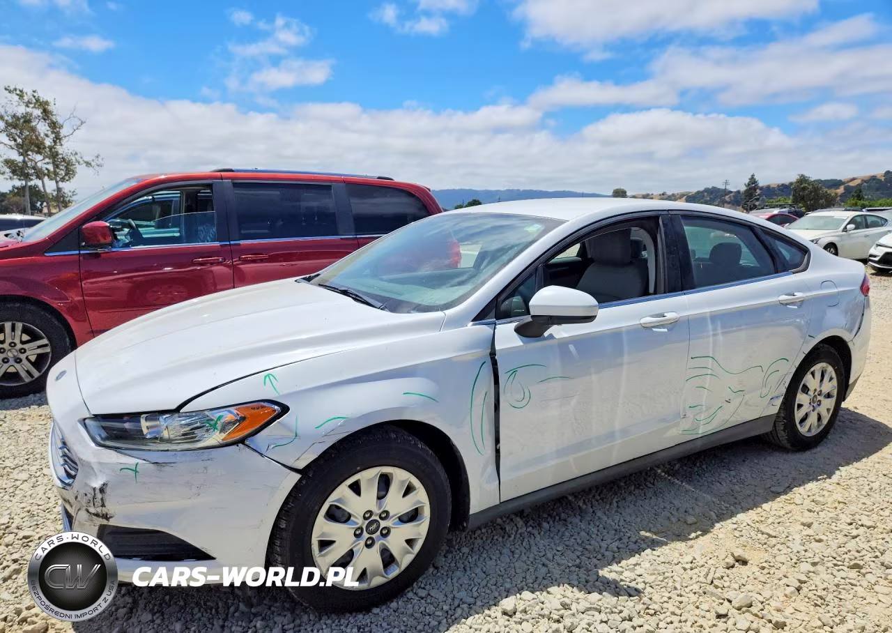 2013 Ford Fusion S – zdjęcie 1 z 12