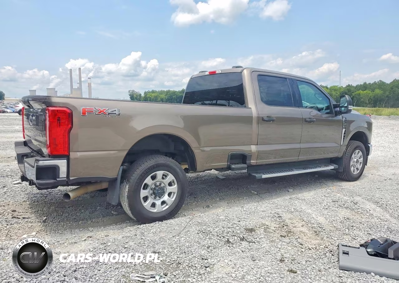 2023 Ford F250 Super Duty VIN:1FT7W2BN7PED26733 - 3