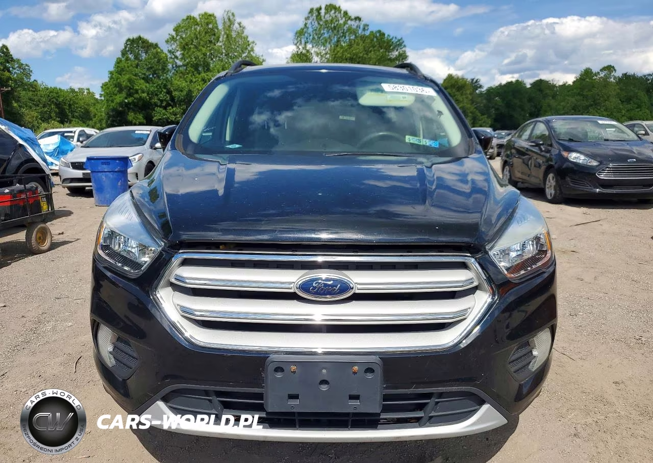 2018 Ford Escape Se VIN:1FMCU9GD5JUD38062 - 5