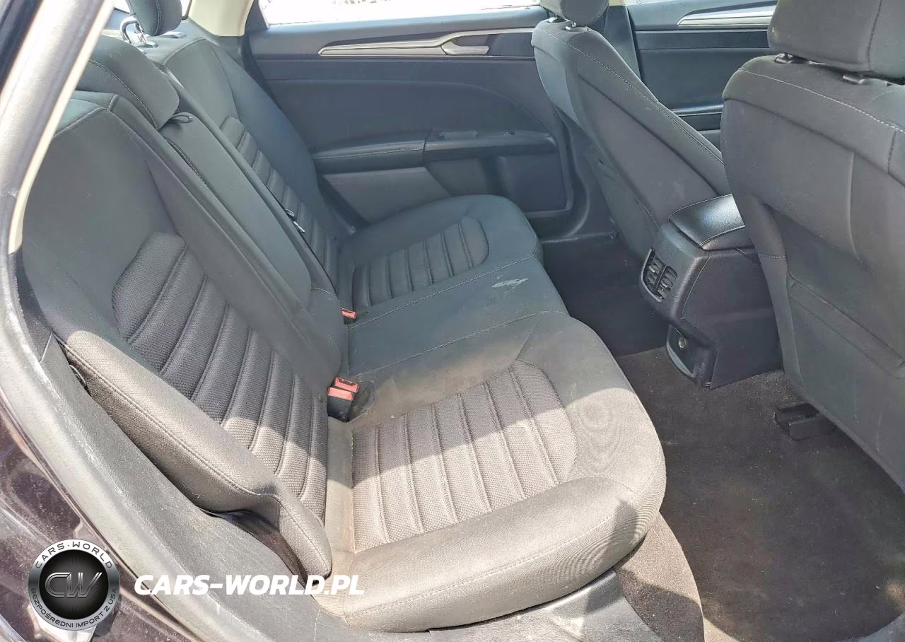 2019 Ford Fusion Se VIN:3FA6P0LUXKR121664 - 10