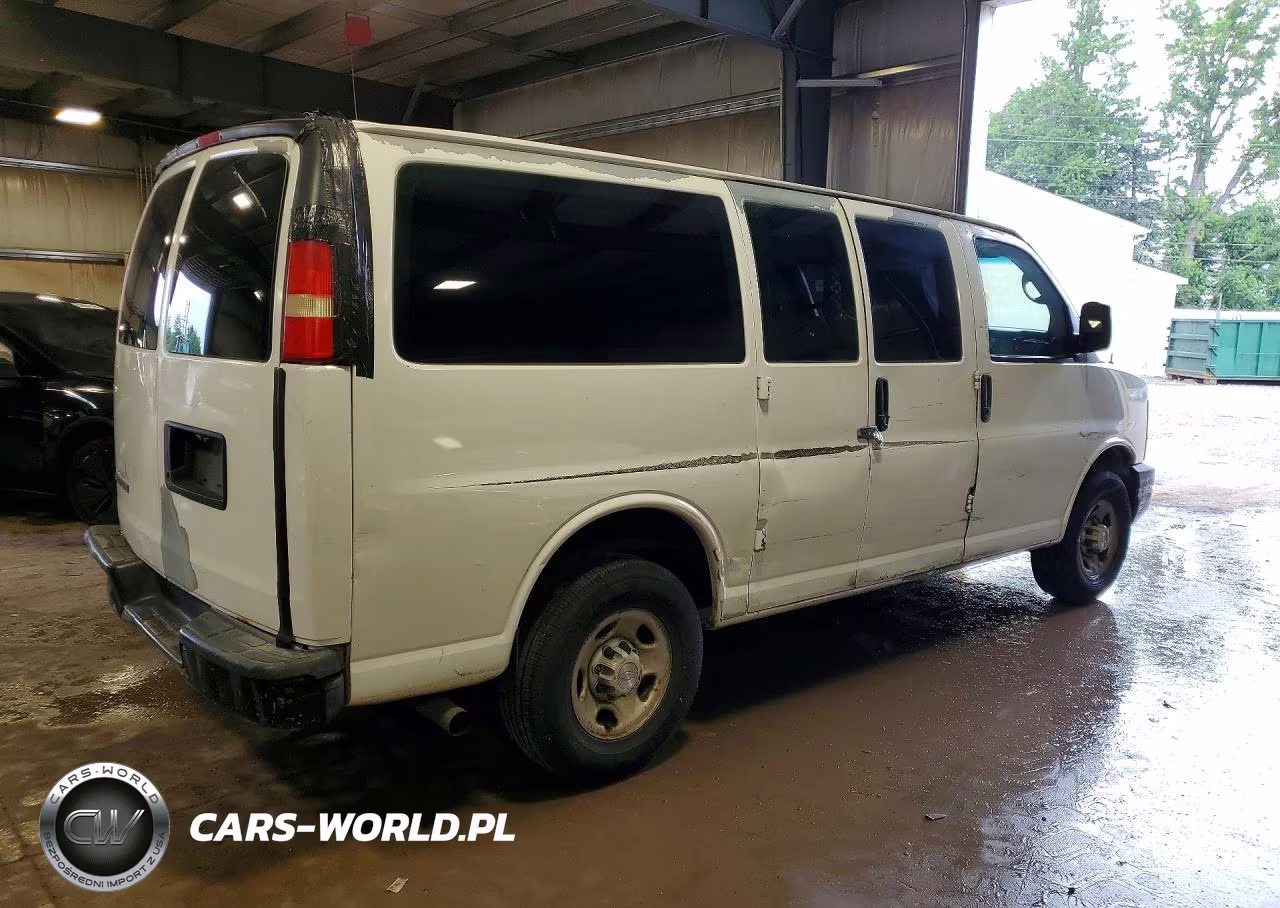 2009 Chevrolet Express G2500 VIN:1GCGG25C091111938 - 3