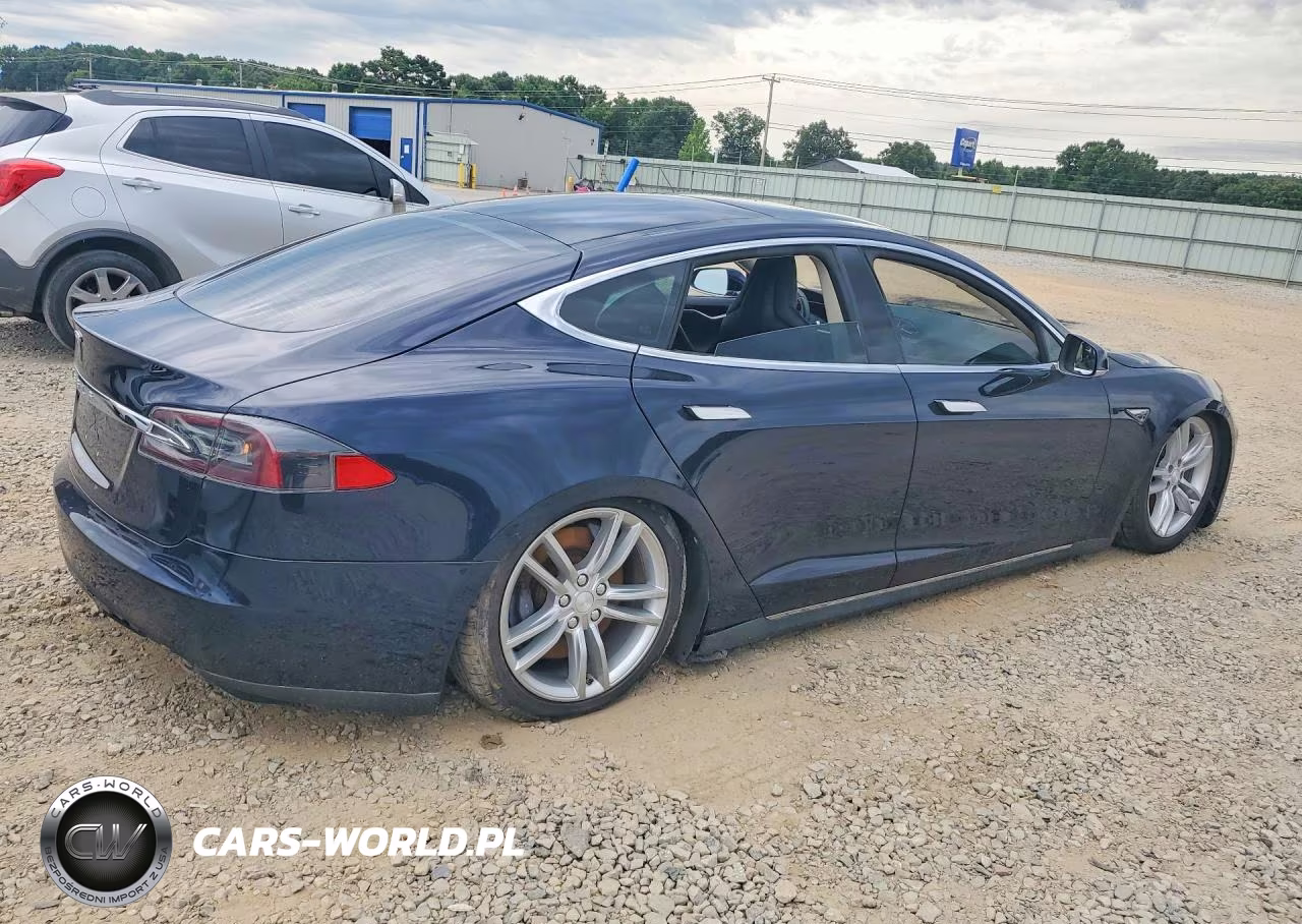 2013 Tesla Model S VIN:5YJSA1CG8DFP04863 - 3