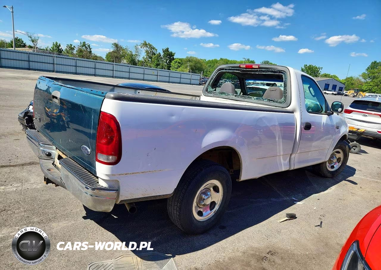 2004 Ford F-150 Heritage Classic VIN:2FTRF17274CA06637 - 3