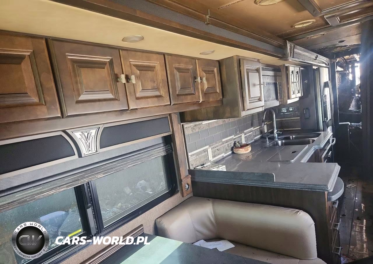 2017 Freightliner Chassis Xc VIN:4UZACGCY9HCJC0189 - 9