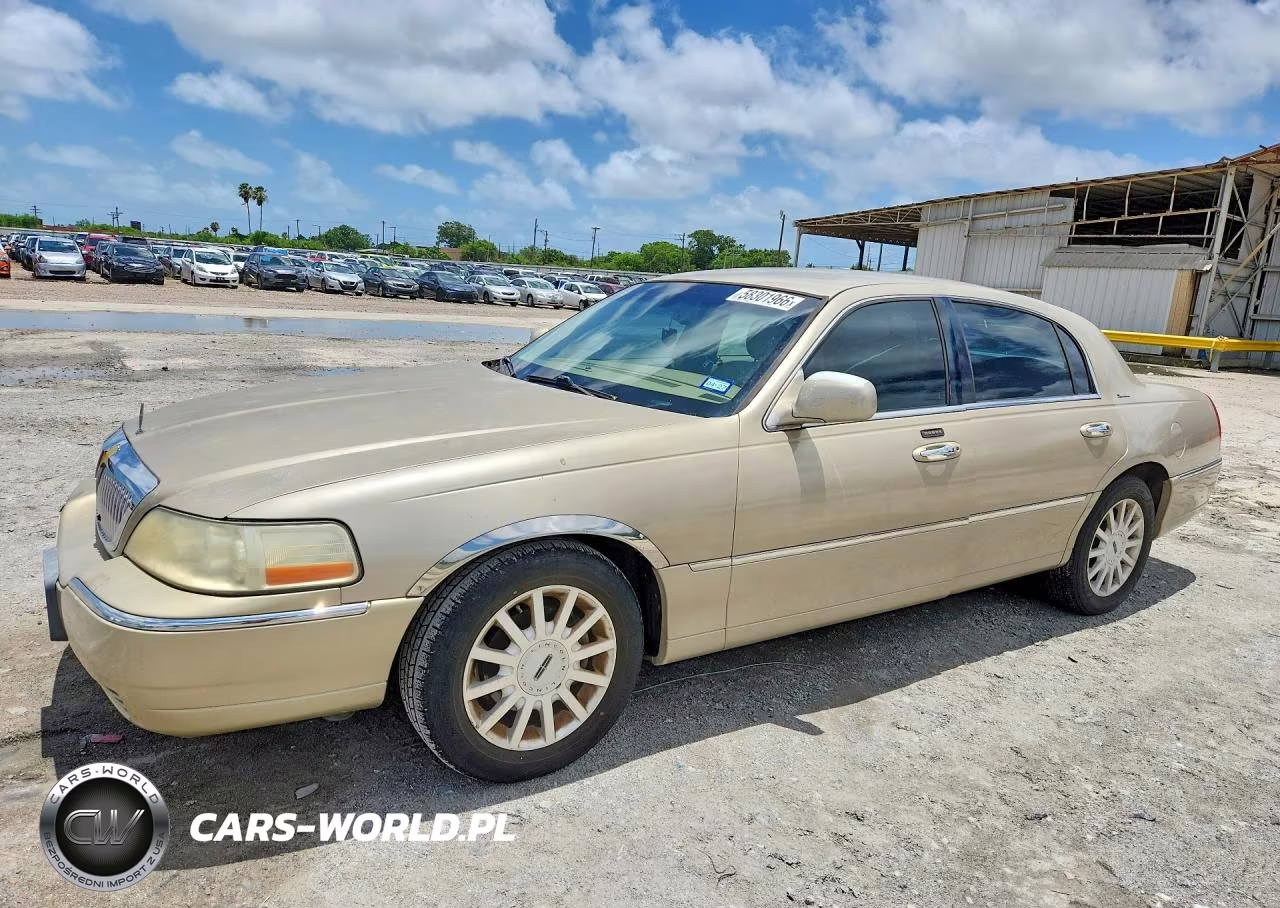 2007 Lincoln Town Car Signature