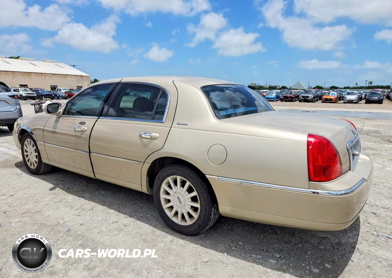 2007 Lincoln Town Car Signature VIN:1LNHM81W37Y615139 - 2