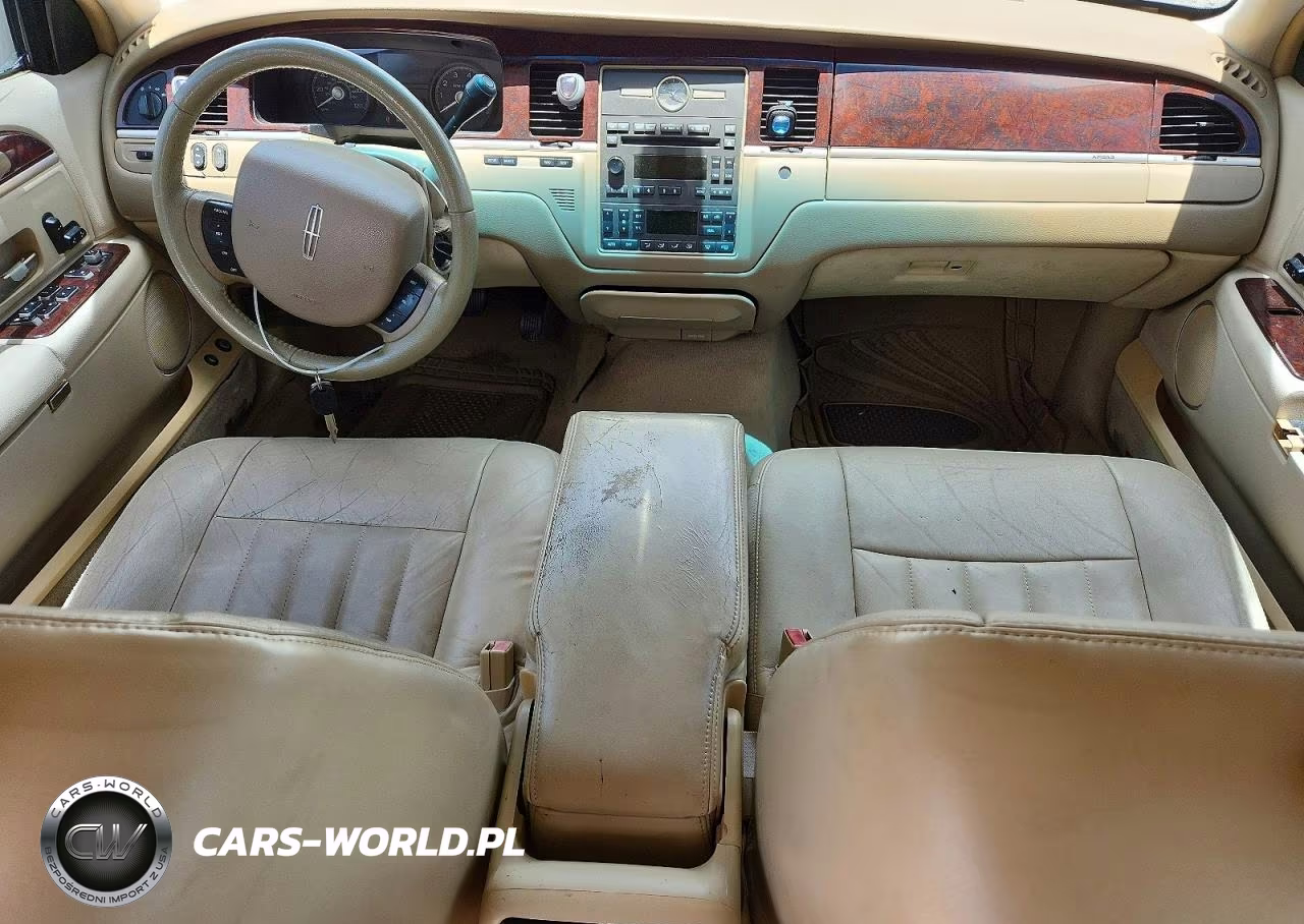 2007 Lincoln Town Car Signature VIN:1LNHM81W37Y615139 - 8