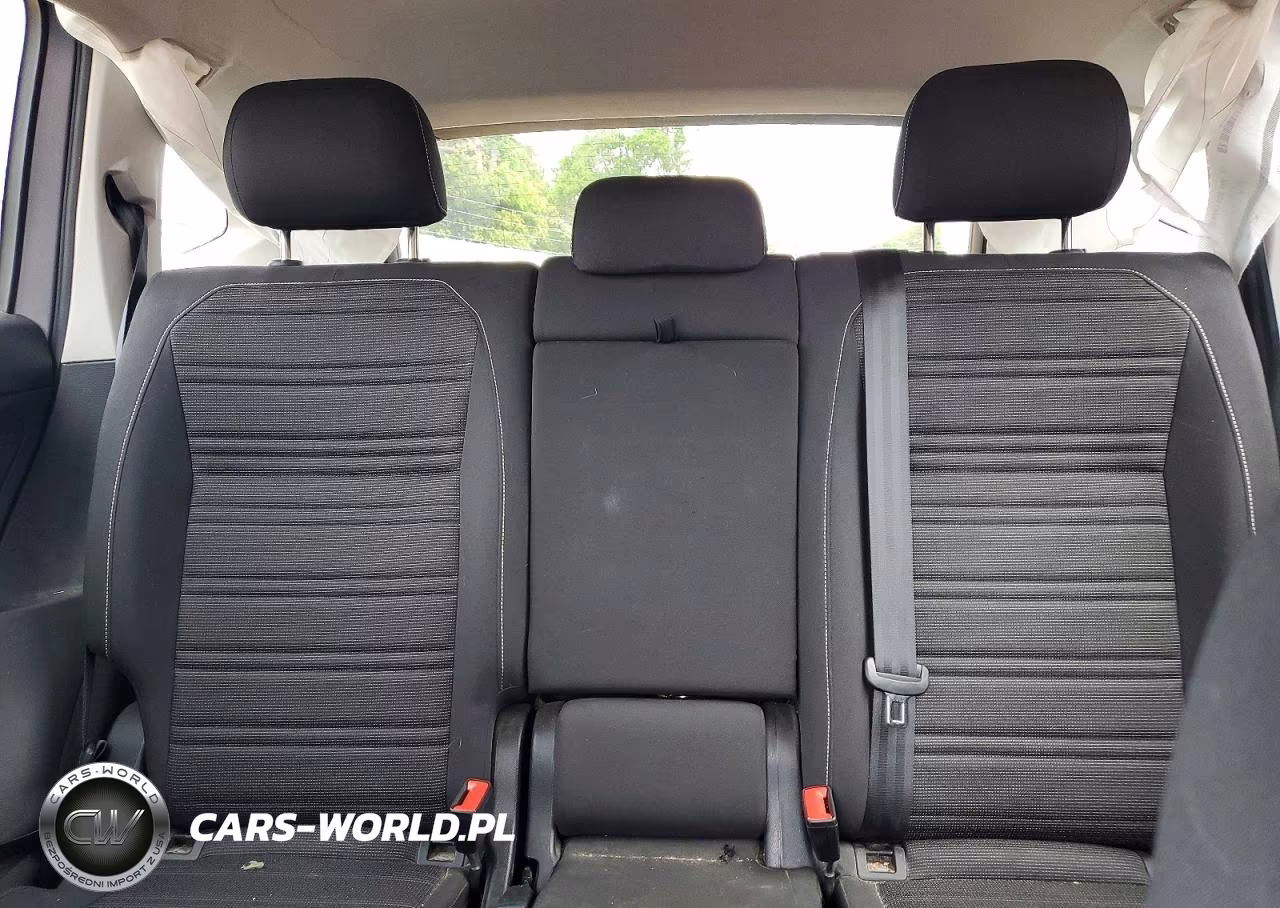 2024 Volkswagen Tiguan S VIN:3VVFB7AX4RM029280 - 10