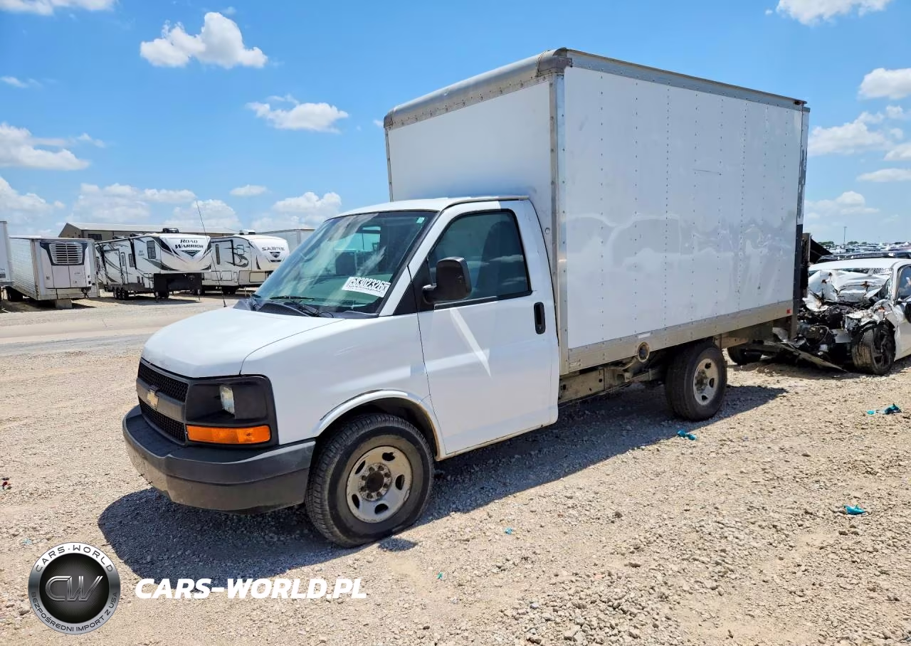 2014 Chevrolet Express Box Truck