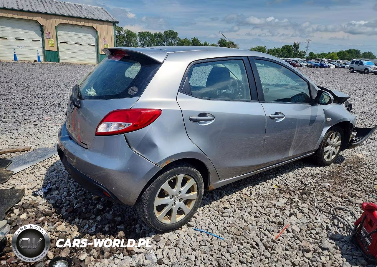 2011 Mazda Mazda2 VIN:JM1DE1HY4B0131034 - 3
