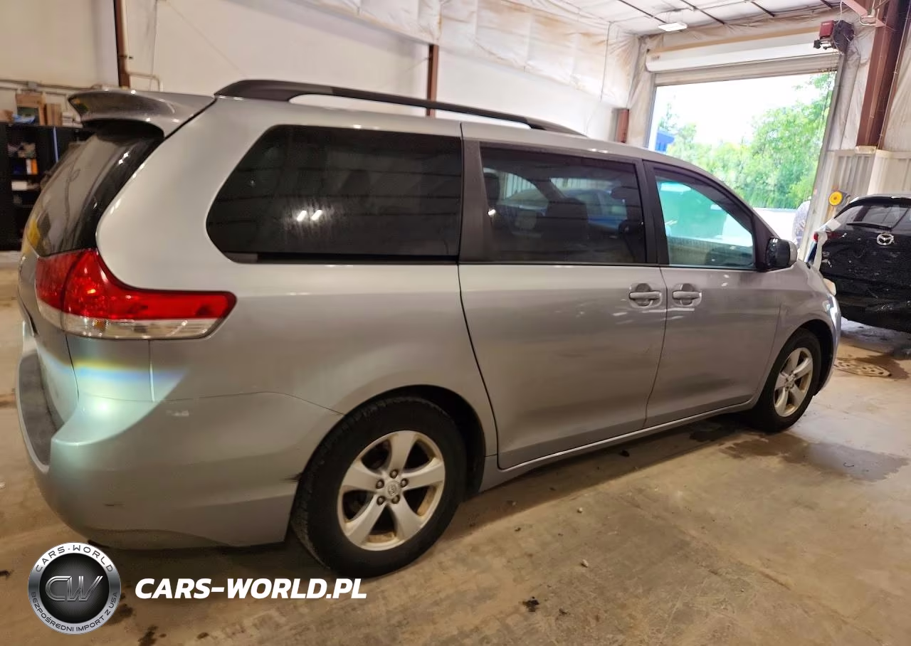 2011 Toyota Sienna Le VIN:5TDKK3DC9BS036200 - 3