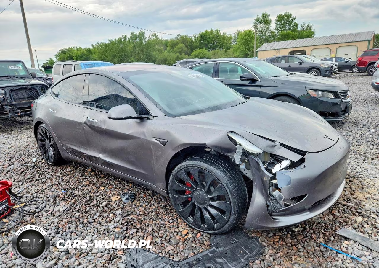 2018 Tesla Model 3 VIN:5YJ3E1EB2JF079236 - 4