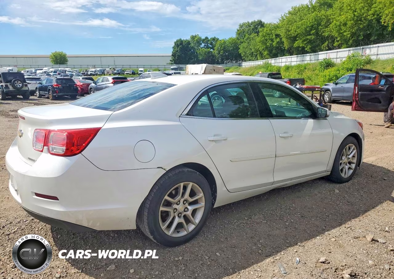 2015 Chevrolet Malibu 1Lt VIN:1G11C5SL0FU119435 - 3