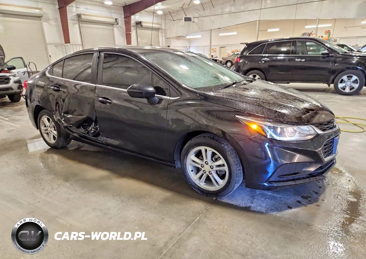 2017 Chevrolet Cruze Lt VIN:1G1BE5SM6H7238874 - 4