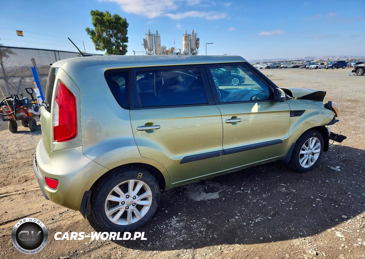 2013 Kia Soul + VIN:KNDJT2A64D7569571 - 3