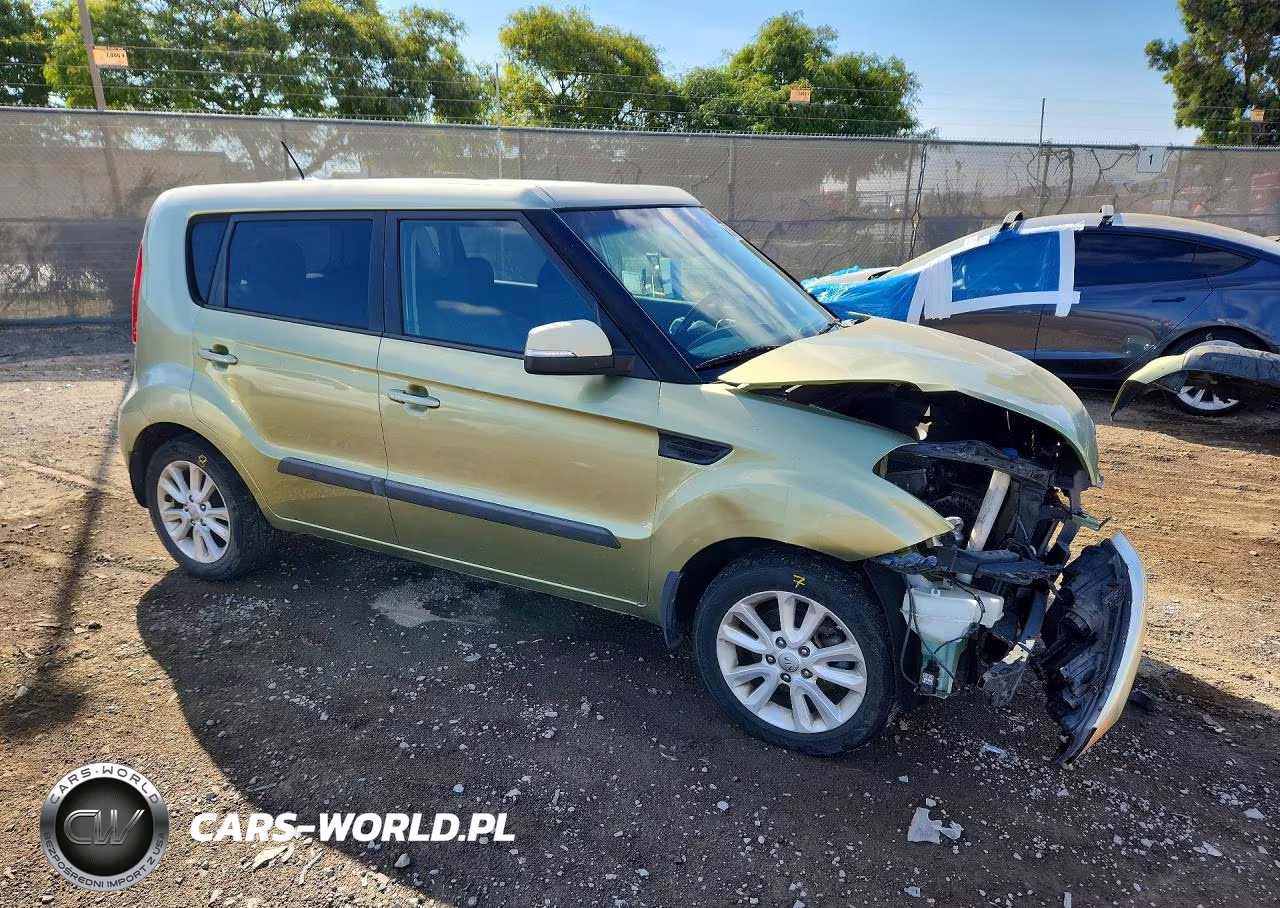 2013 Kia Soul + VIN:KNDJT2A64D7569571 - 4
