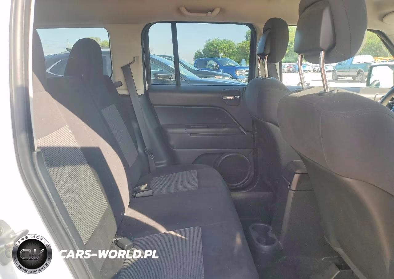 2011 Jeep Patriot Sport VIN:1J4NT1GAXBD263510 - 11
