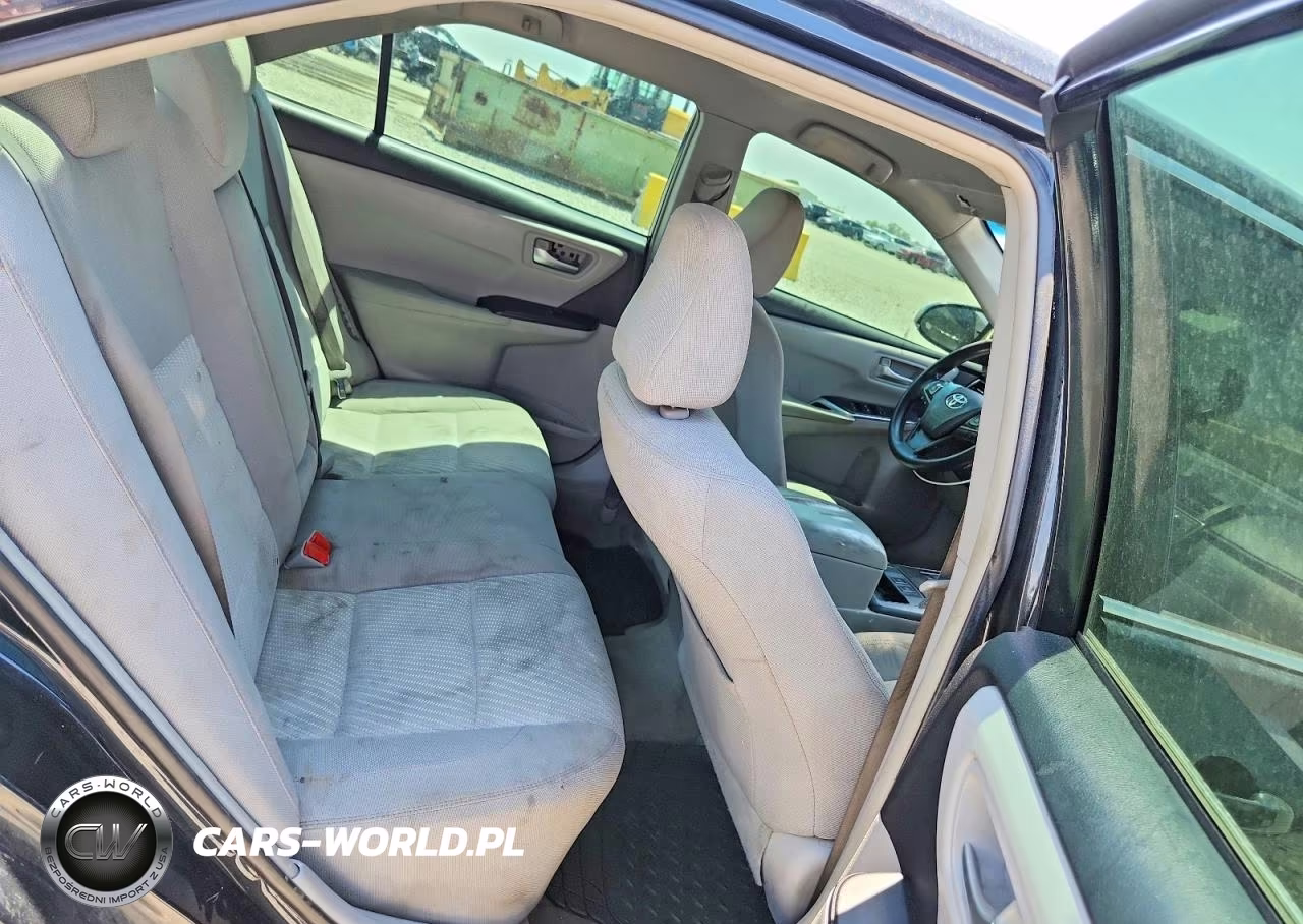 2016 Toyota Camry Hybrid Le VIN:4T1BD1FK2GU192340 - 10