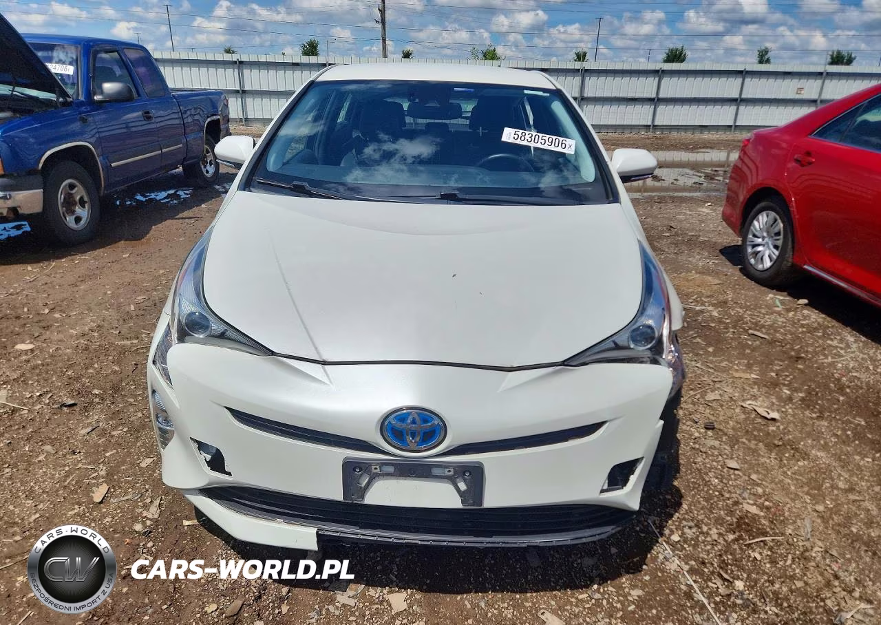 2016 Toyota Prius Four Touring VIN:JTDKARFU4G3016053 - 5