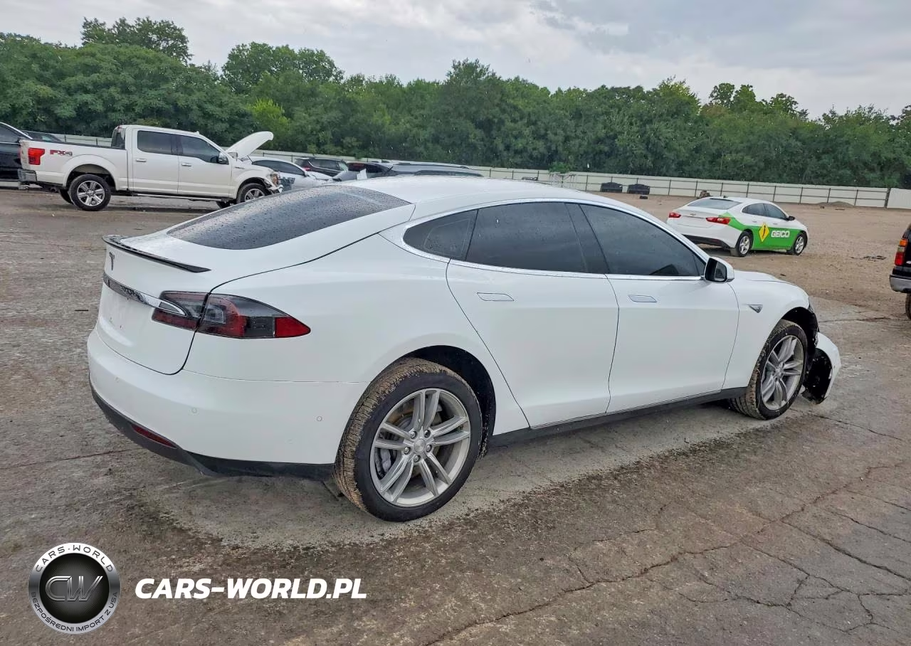 2014 Tesla Model S VIN:5YJSA1H19EFP61336 - 3