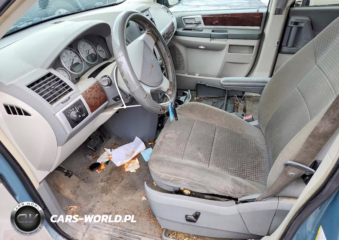 2010 Chrysler Town & Country Touring VIN:2A4RR5D12AR347764 - 7