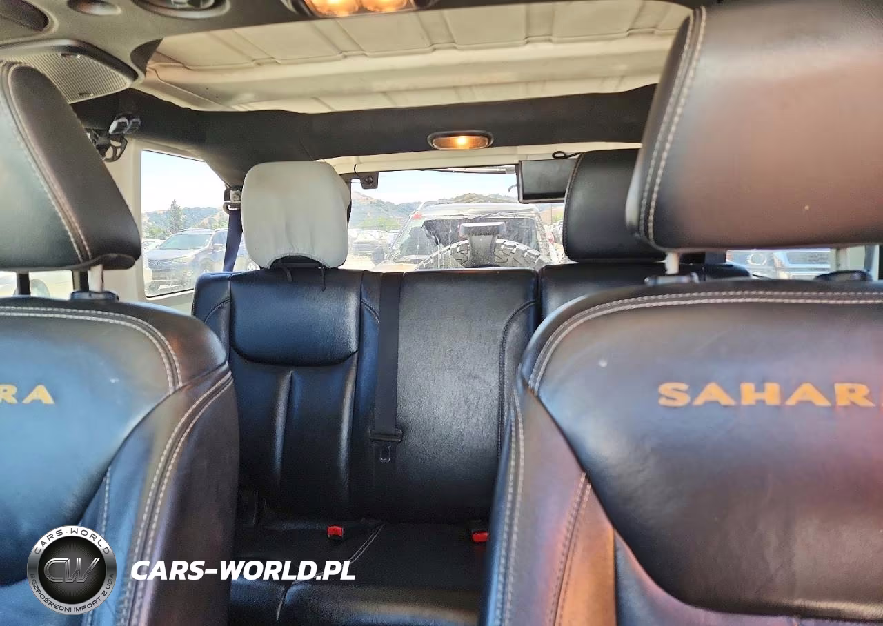 2015 Jeep Wrangler Unlimited Sahara VIN:1C4BJWEG3FL578616 - 10