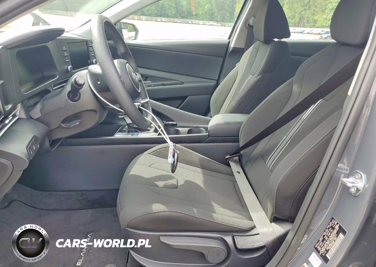 2026 Hyundai Elantra Hybrid Blue VIN:KMHLM4DJ6TU182713 - 7