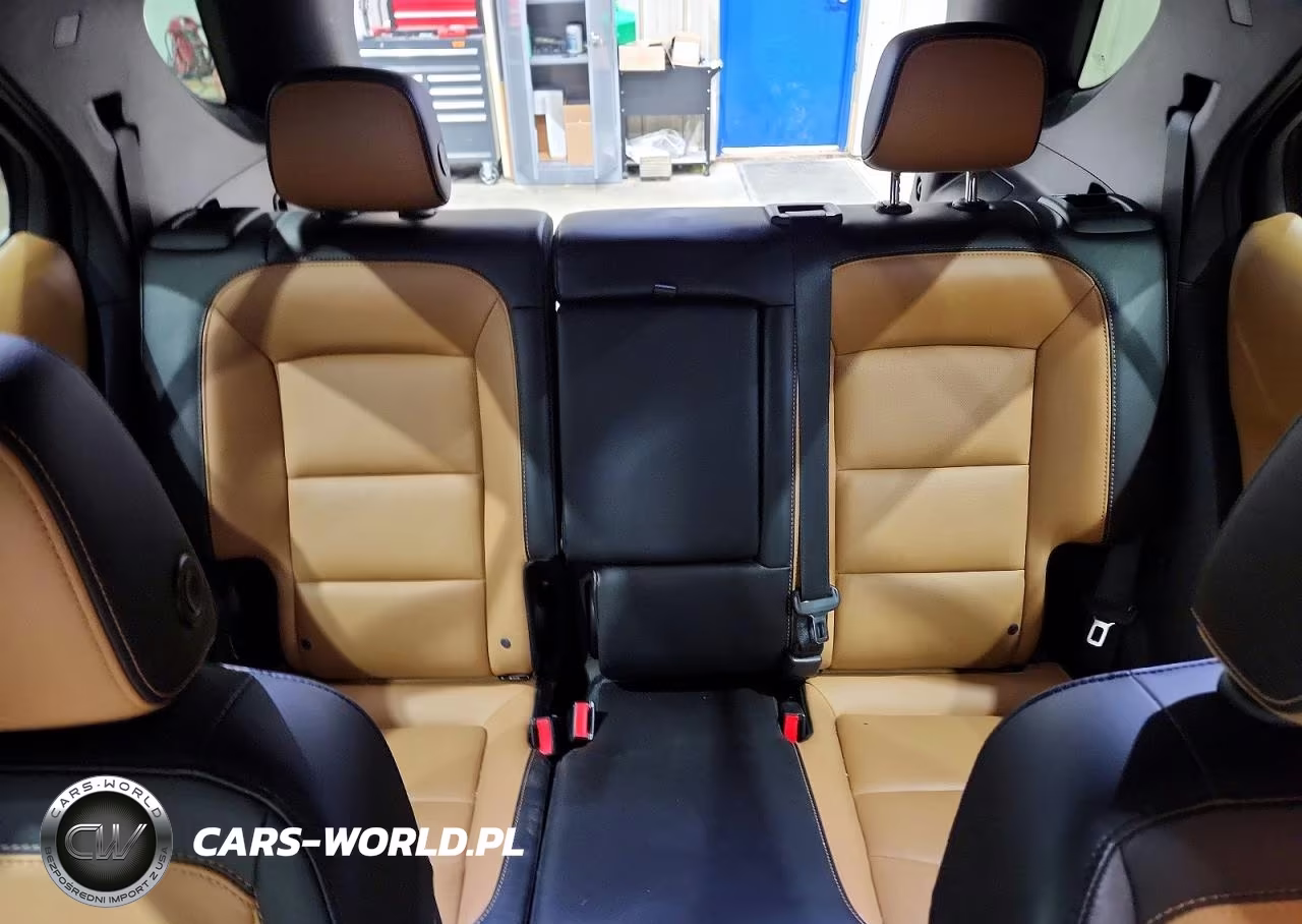 2018 Chevrolet Equinox Premier VIN:2GNAXWEX2J6345992 - 10
