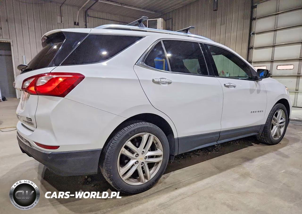2018 Chevrolet Equinox Premier VIN:2GNAXWEX2J6345992 - 3