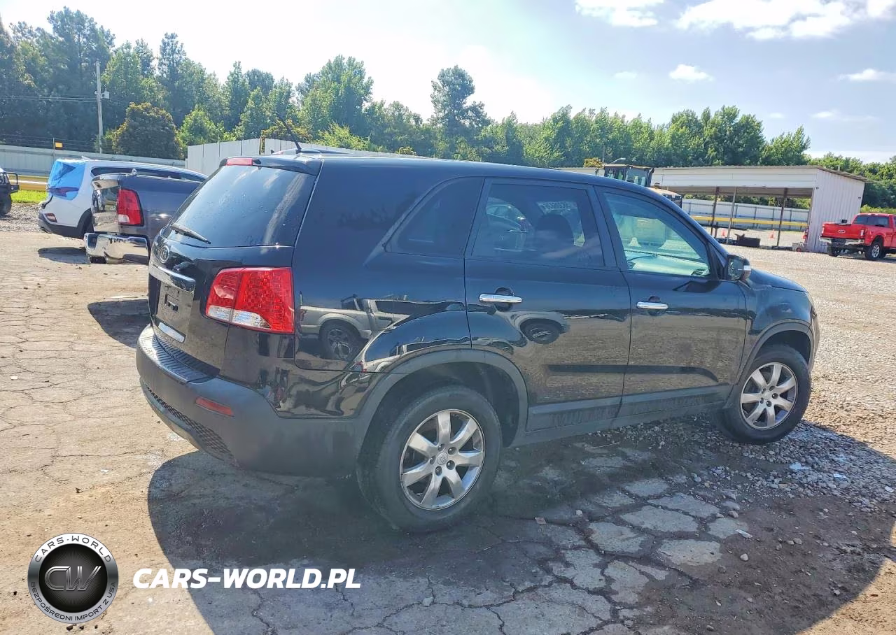 2011 Kia Sorento Base VIN:5XYKT3A19BG110812 - 3