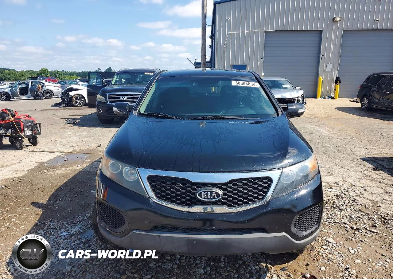 2011 Kia Sorento Base VIN:5XYKT3A19BG110812 - 5
