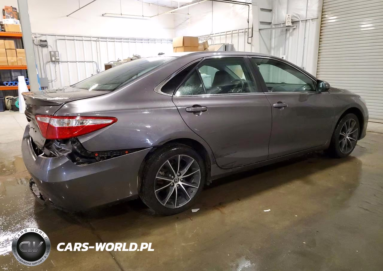 2015 Toyota Camry VIN:4T1BF1FKXFU917871 - 3