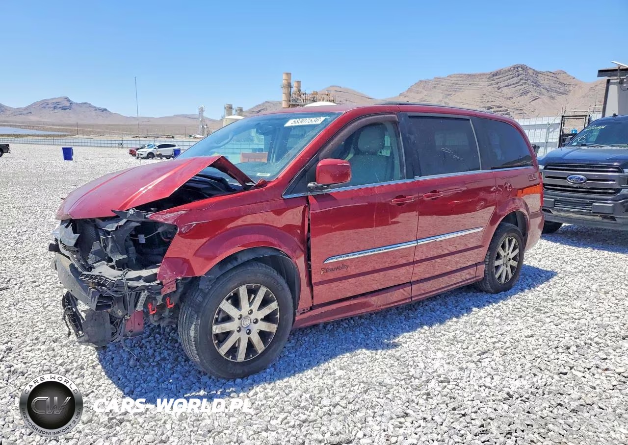 2013 Chrysler Town & Country Touring – zdjęcie 1 z 14