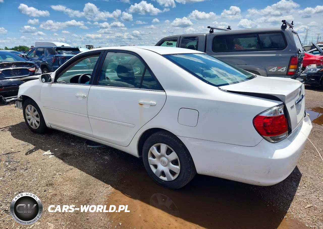 2006 Toyota Camry Le VIN:4T1BE32K06U647702 - 2