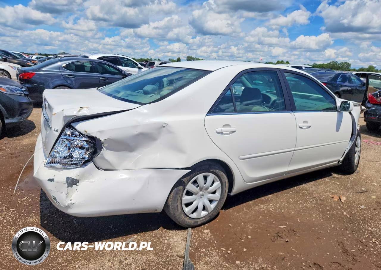 2006 Toyota Camry Le VIN:4T1BE32K06U647702 - 3