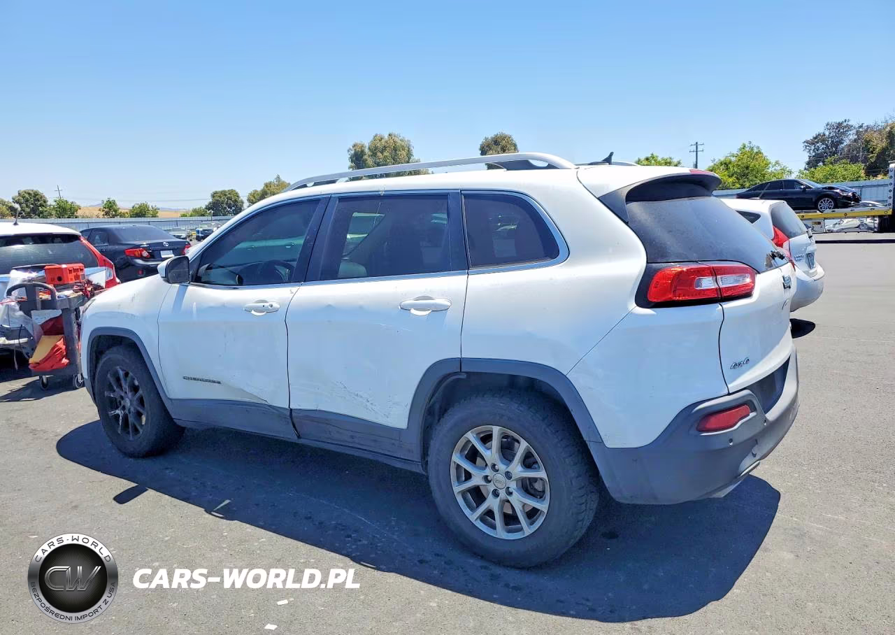 2015 Jeep Cherokee Latitude VIN:1C4PJMCS4FW600137 - 2
