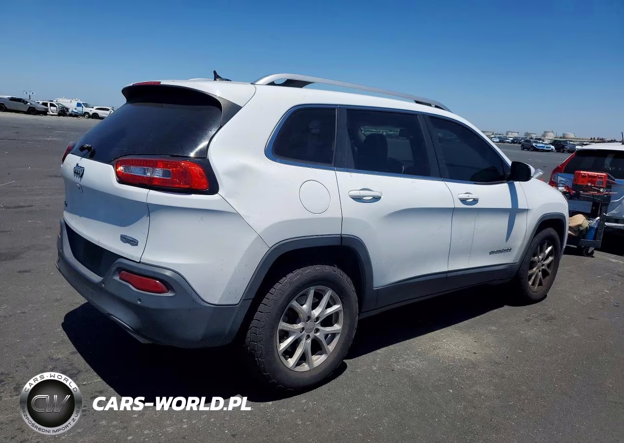 2015 Jeep Cherokee Latitude VIN:1C4PJMCS4FW600137 - 3