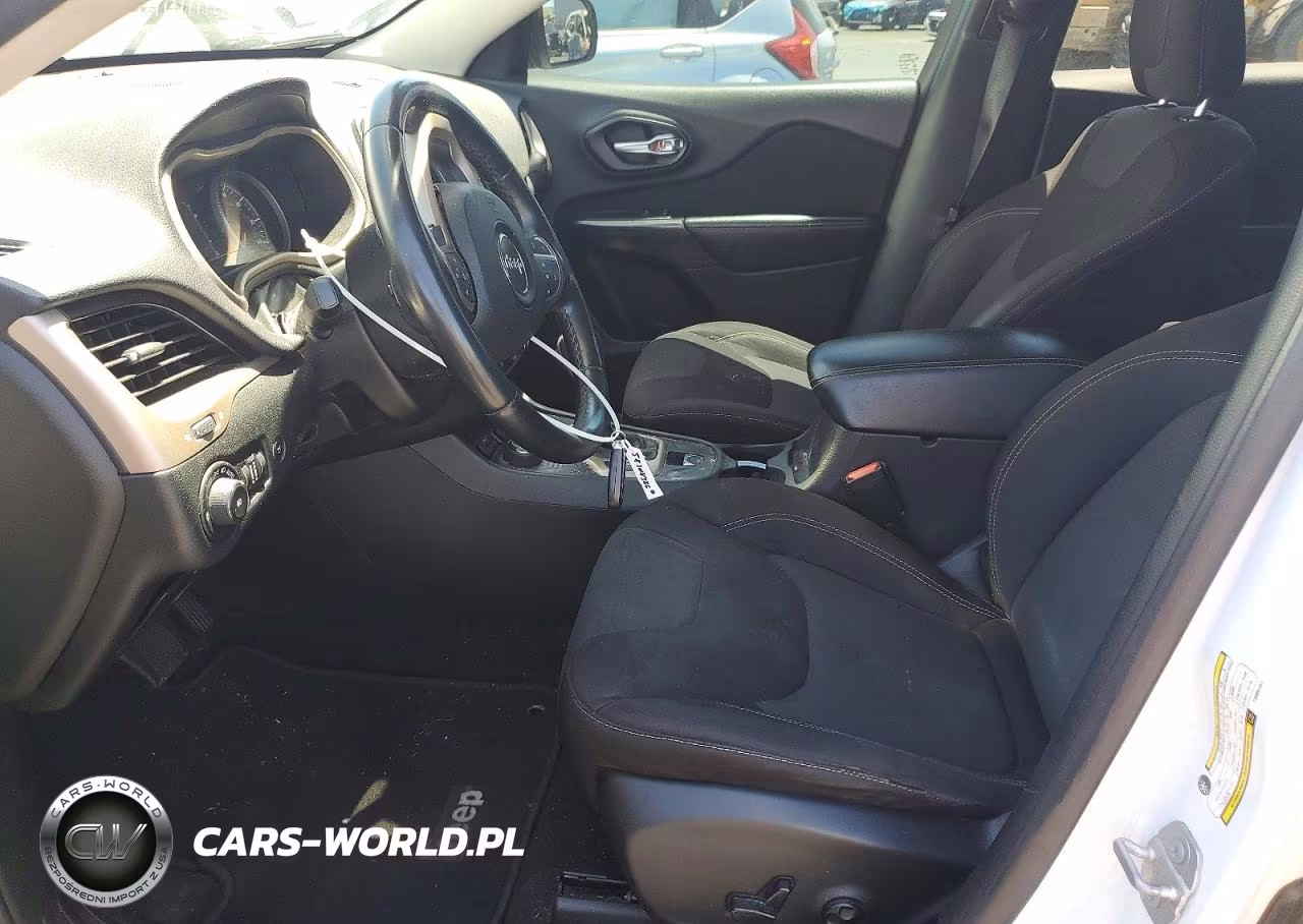 2015 Jeep Cherokee Latitude VIN:1C4PJMCS4FW600137 - 7