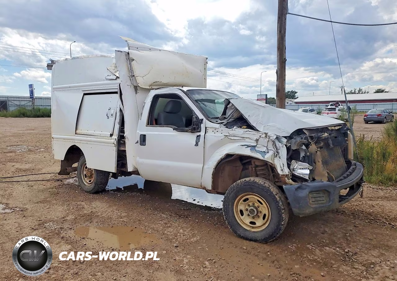 2015 Ford F250 Super Duty Box Truck VIN:1FDBF2B65FED21639 - 4